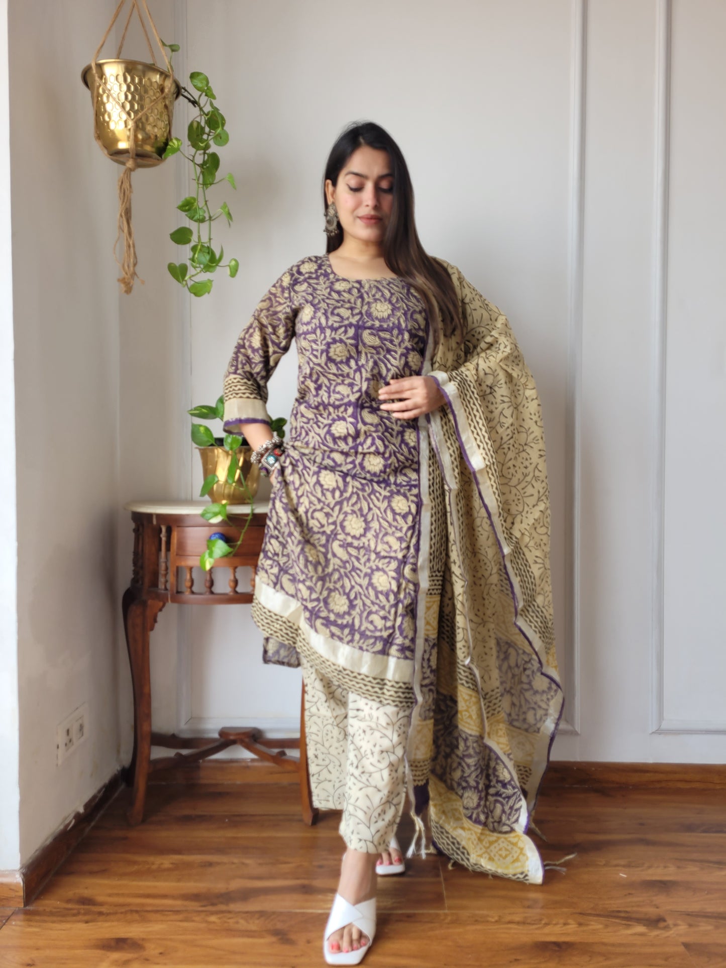 Party wear linen stitch suit set