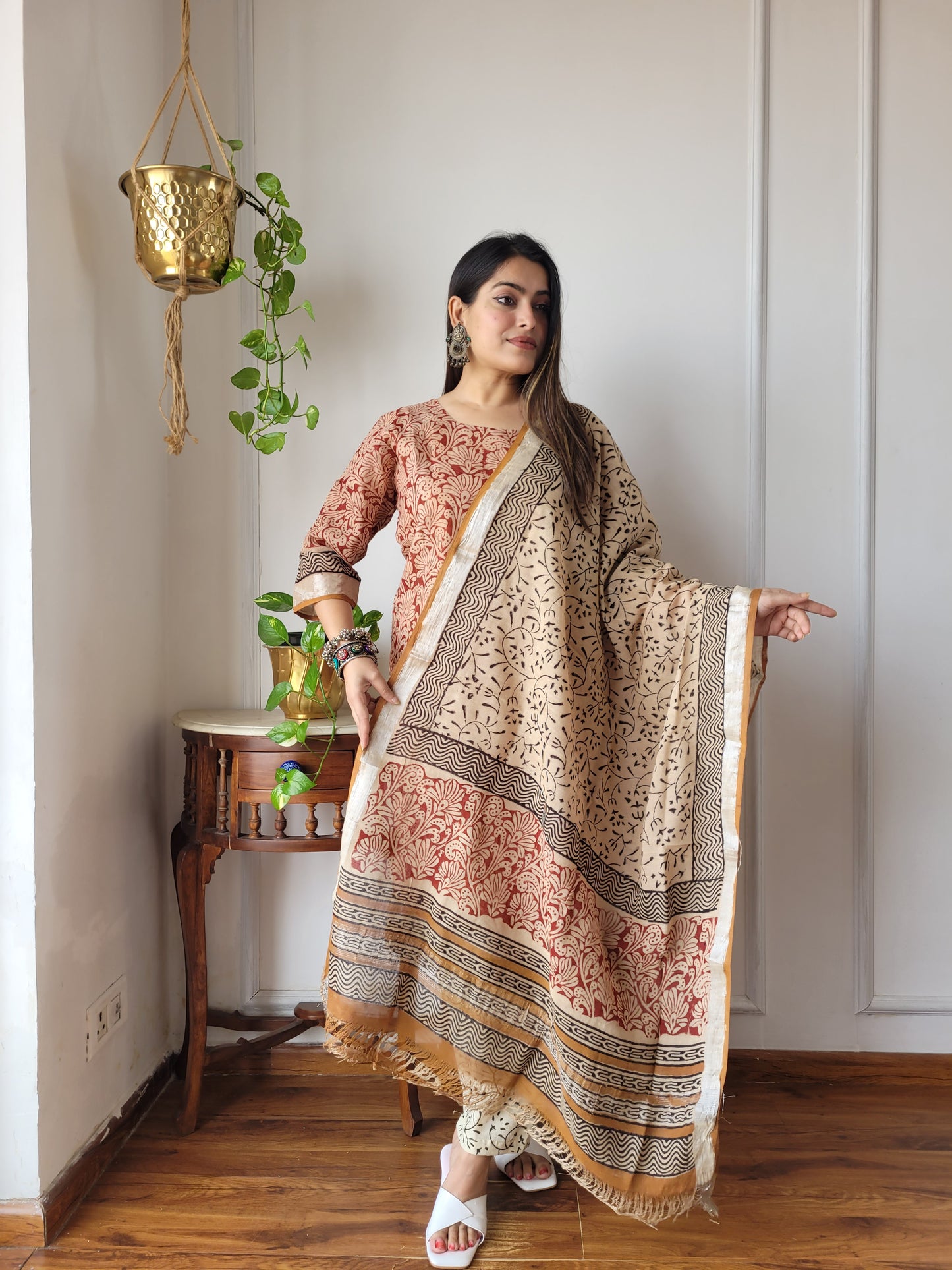 Fastival wear linen stitch suit set