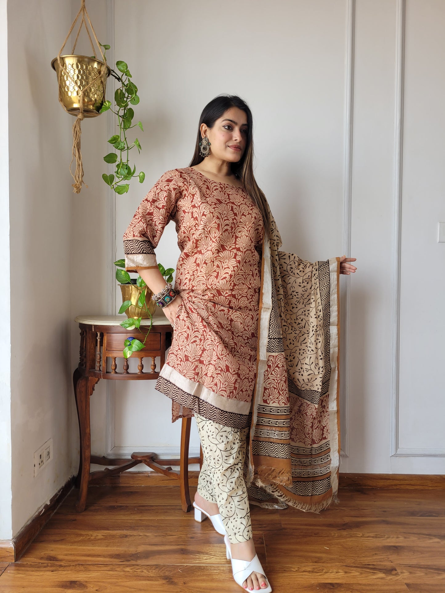 Fastival wear linen stitch suit set