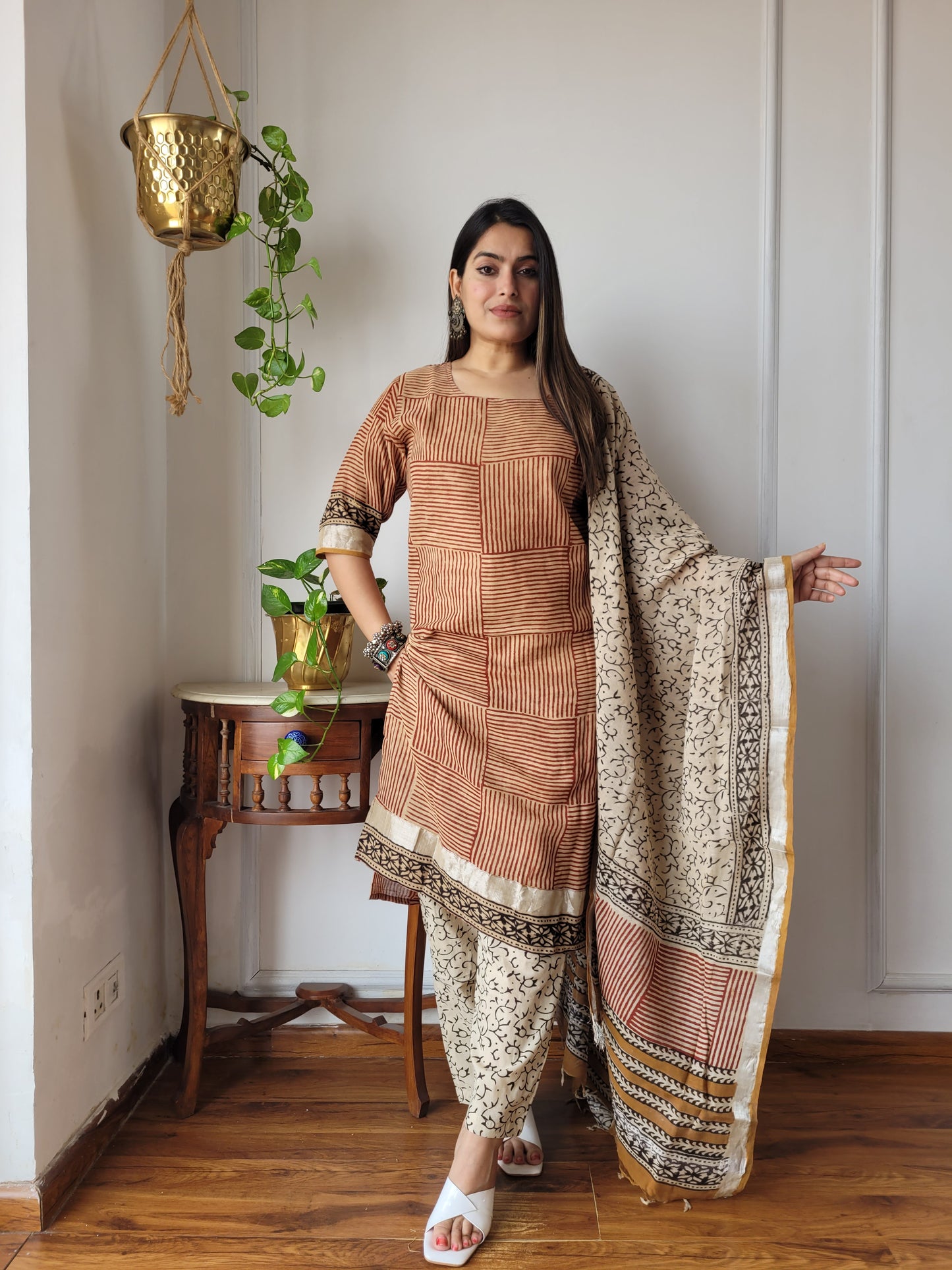 Fastival wear linen stitch suit set