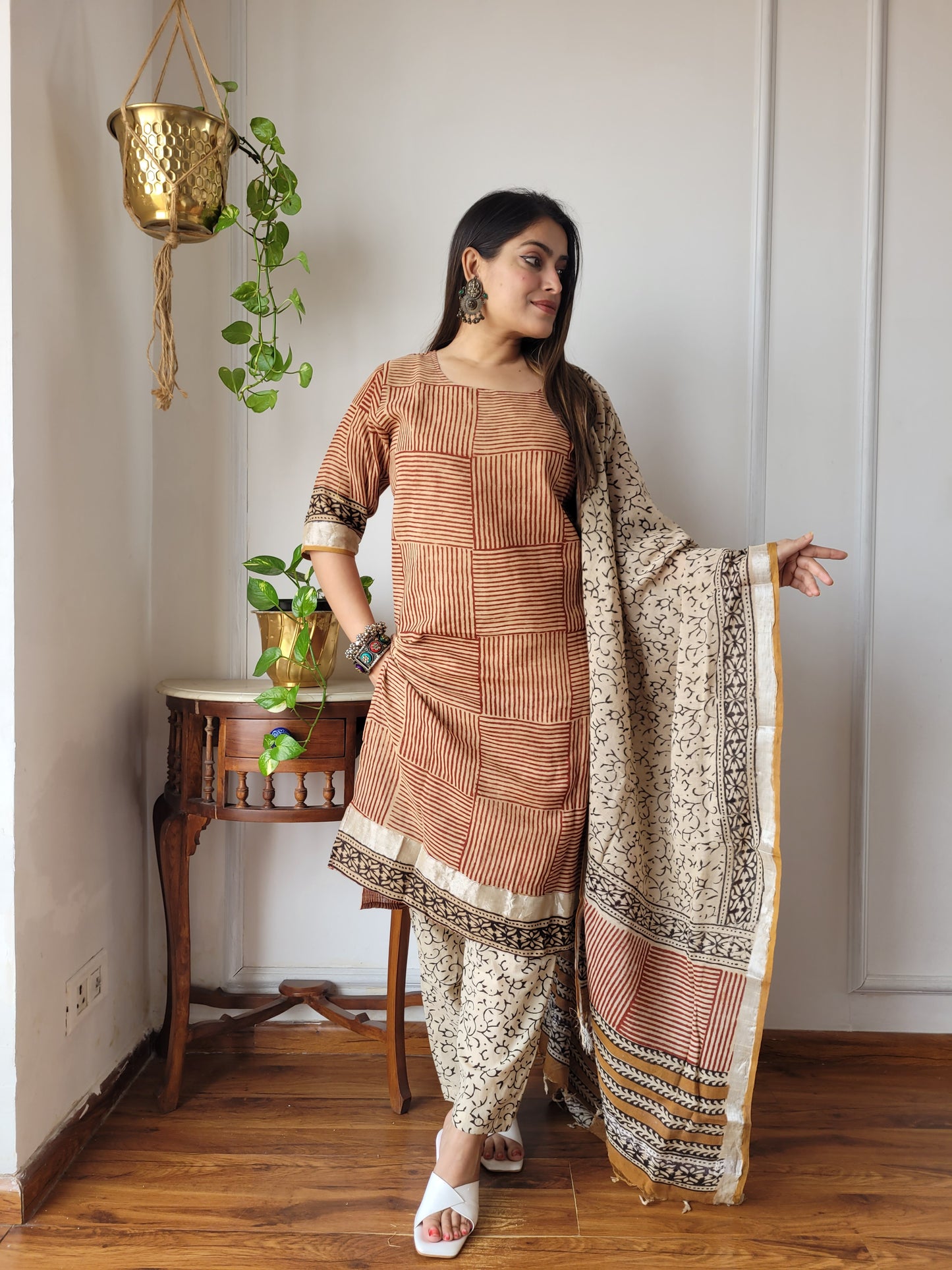 Fastival wear linen stitch suit set