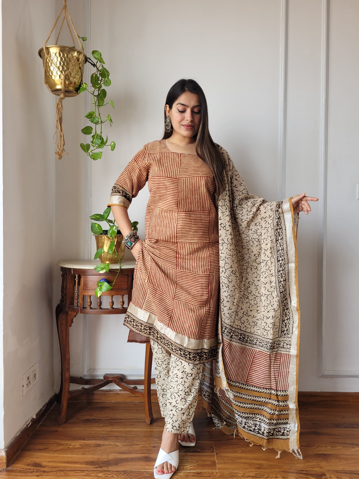 Fastival wear linen stitch suit set