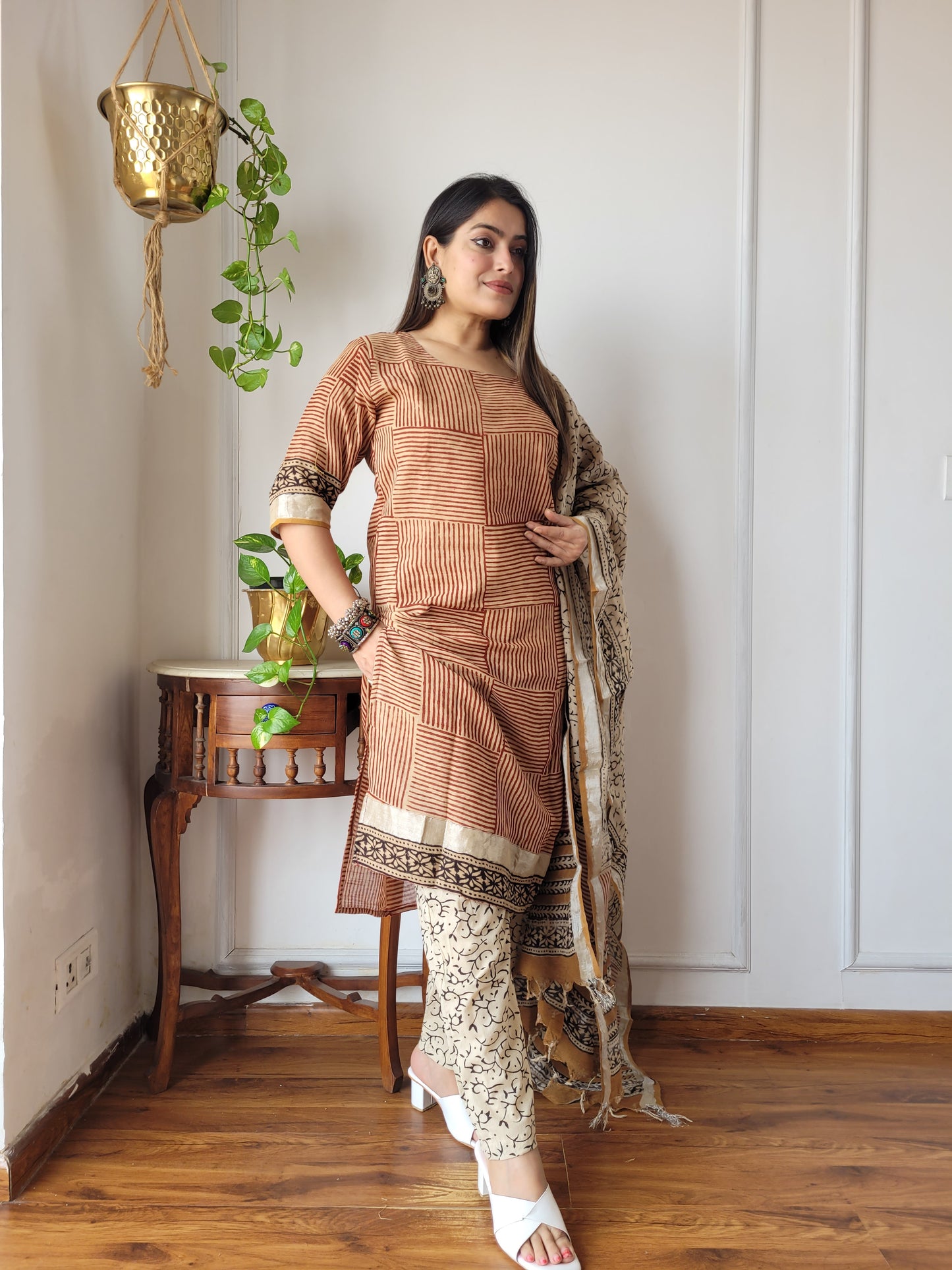 Fastival wear linen stitch suit set