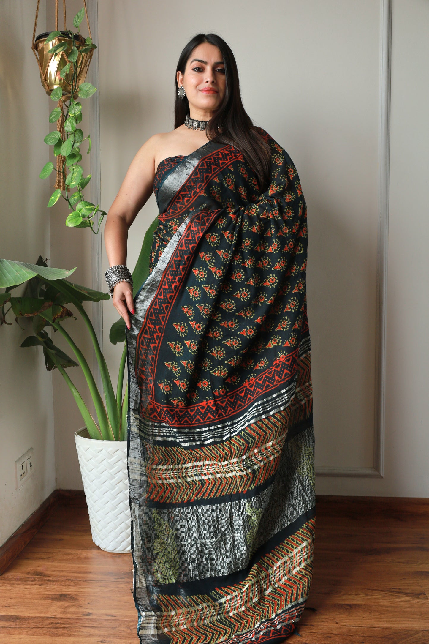 Printed Linen Saree With Blouse