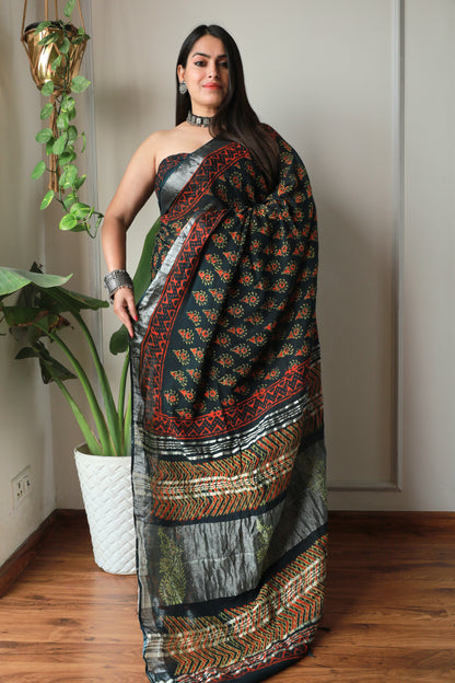 Printed Linen Saree With Blouse
