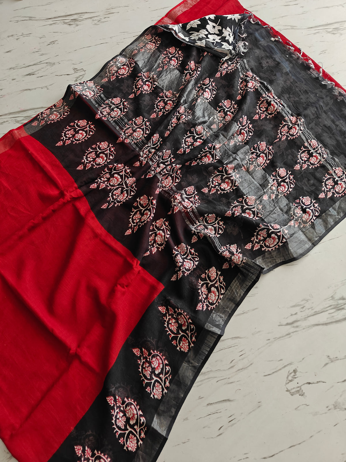 Red Love BAGRU PRINT Lilen Saree With Blouse