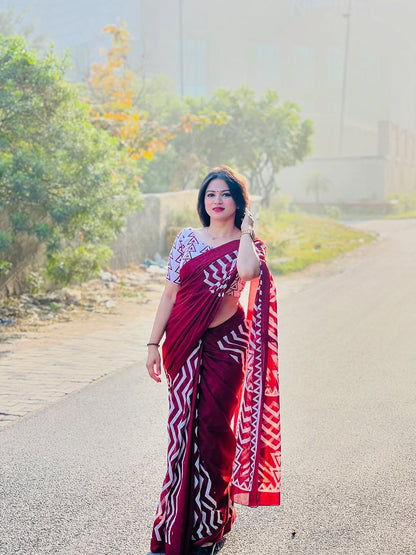Red Love Printed Pure Cotton Mulmul Saree with Blouse