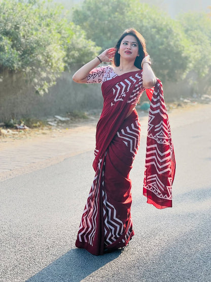 Red Love Printed Pure Cotton Mulmul Saree with Blouse